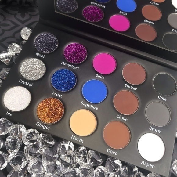 Eyeshadow Palette​ - Picture 1 of 4